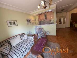 Izdaje se dvosoban stan površine 46 m² na Bulevaru oslobođenja